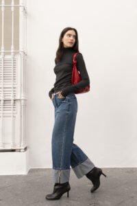 WIDE-LEG CUFFED JEANS